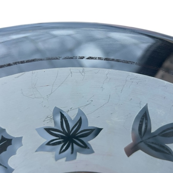 Mid-century Starlyte Chip and Dip Bowls in Silver Leaf - Picture 7 of 13